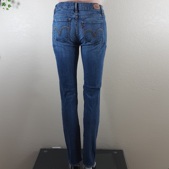 Levi's - Picture 6 of 9